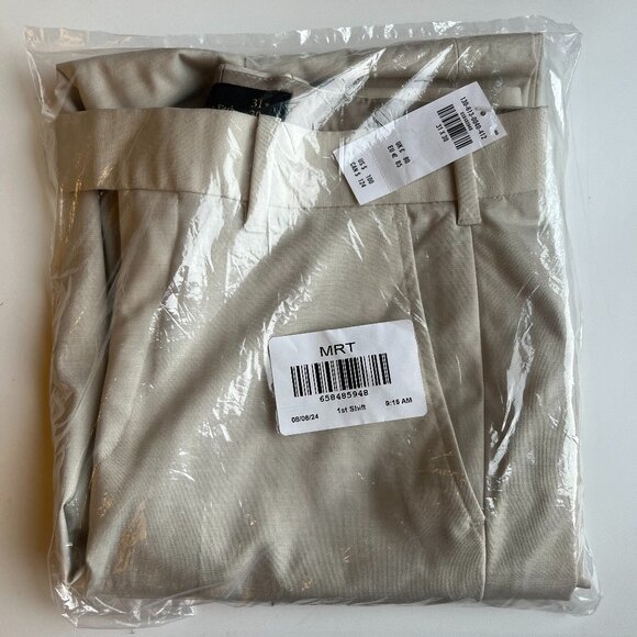 Abercrombie Collins Tailored Suit in Cream - Picture 5 of 5